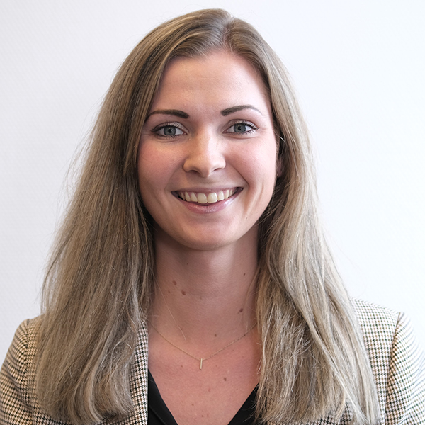 Thea Vlastuin – Pater